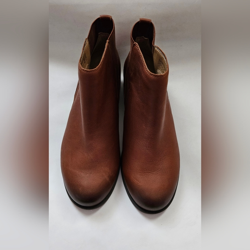 Vionic Women's Country Thatcher Chelsea Brown Leather Ankle Boots Sz. 9